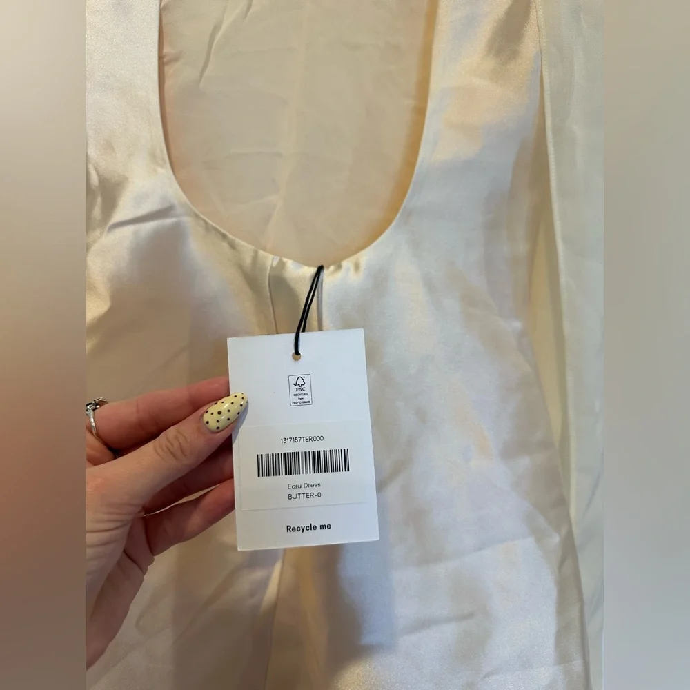 Reformation Ecru Dress - Picture 7 of 7